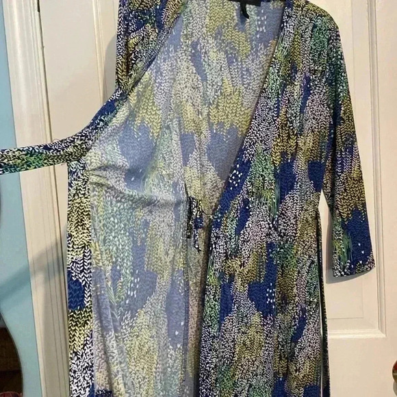 BCBG Maxazria womens wrap dress - 3/4 sleeve - blue/green/yellow - size small - Picture 4 of 7